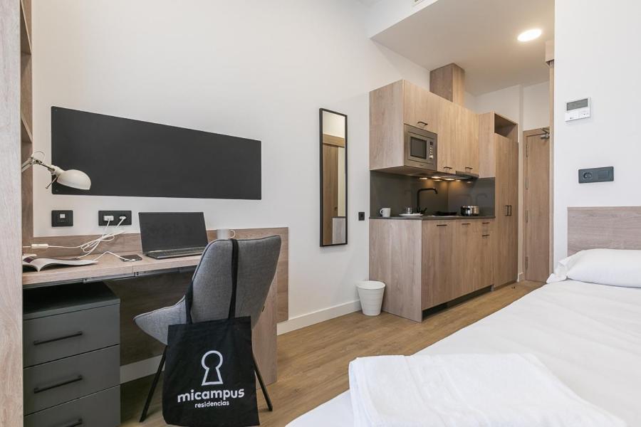 Micampus Madrid Sinesio Delgado Student Residence Bagian luar foto