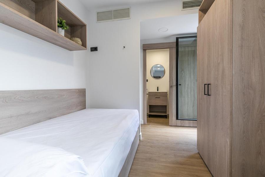 Micampus Madrid Sinesio Delgado Student Residence Bagian luar foto