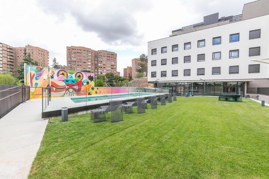 Micampus Madrid Sinesio Delgado Student Residence Bagian luar foto