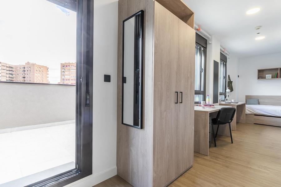 Micampus Madrid Sinesio Delgado Student Residence Bagian luar foto