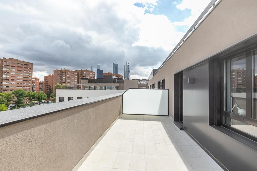 Micampus Madrid Sinesio Delgado Student Residence Bagian luar foto